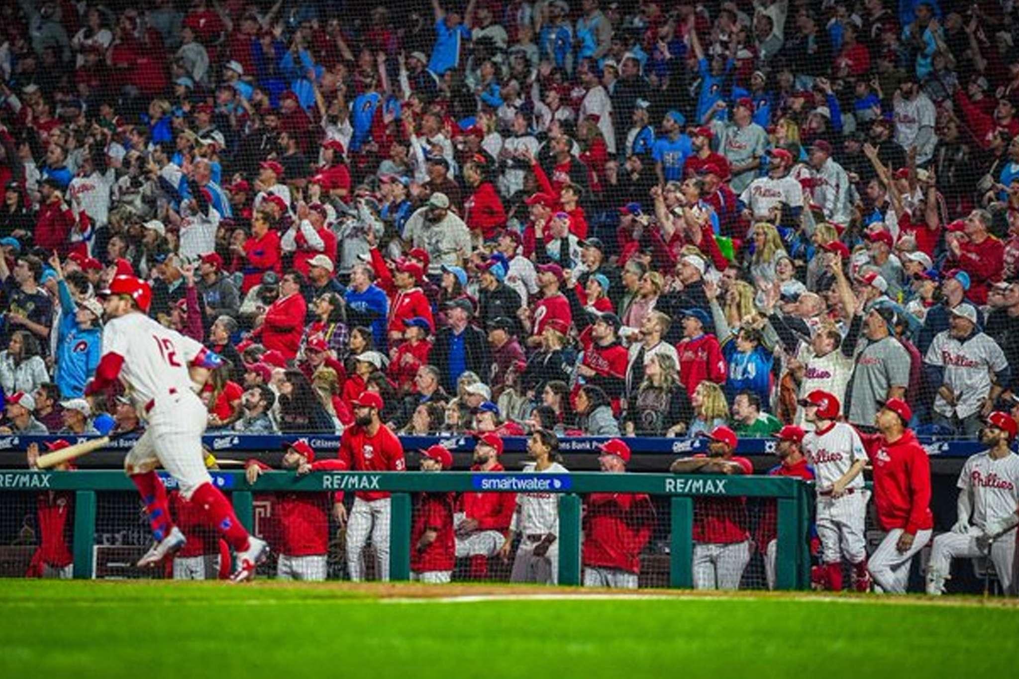 Philadelphia Phillies Back Take Nl East Lead After 12 Years Of Waiting